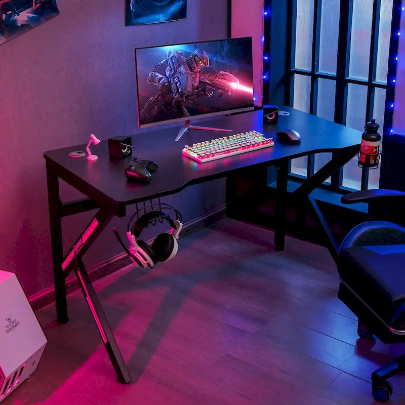 Escritorio negro de computadora para videojuegos, con forma de K, portavasos y gancho para auriculares