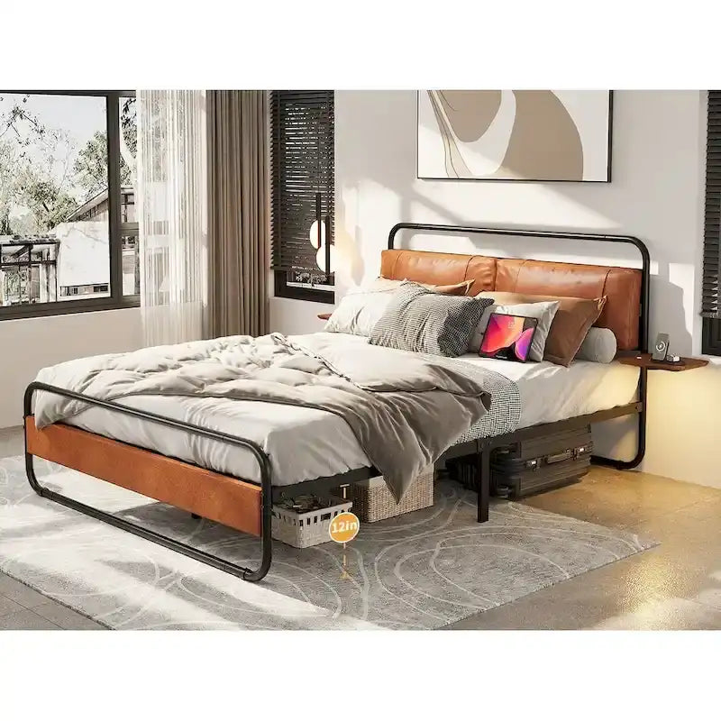 Cama de plataforma de metal en color marrón antiguo con cabecero tapizado y estación de carga