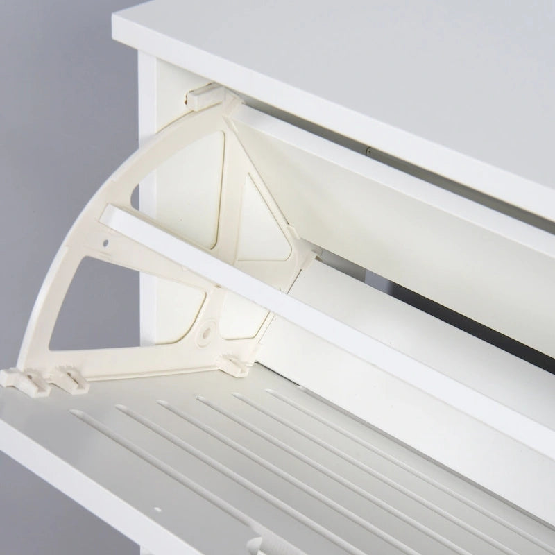 Zapatero blanco con listones y tres puertas abatibles, con estantes ajustables