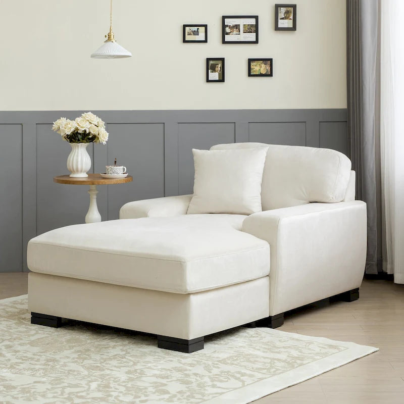 Chaise longue tapizada moderna con brazos acolchados y patas de madera