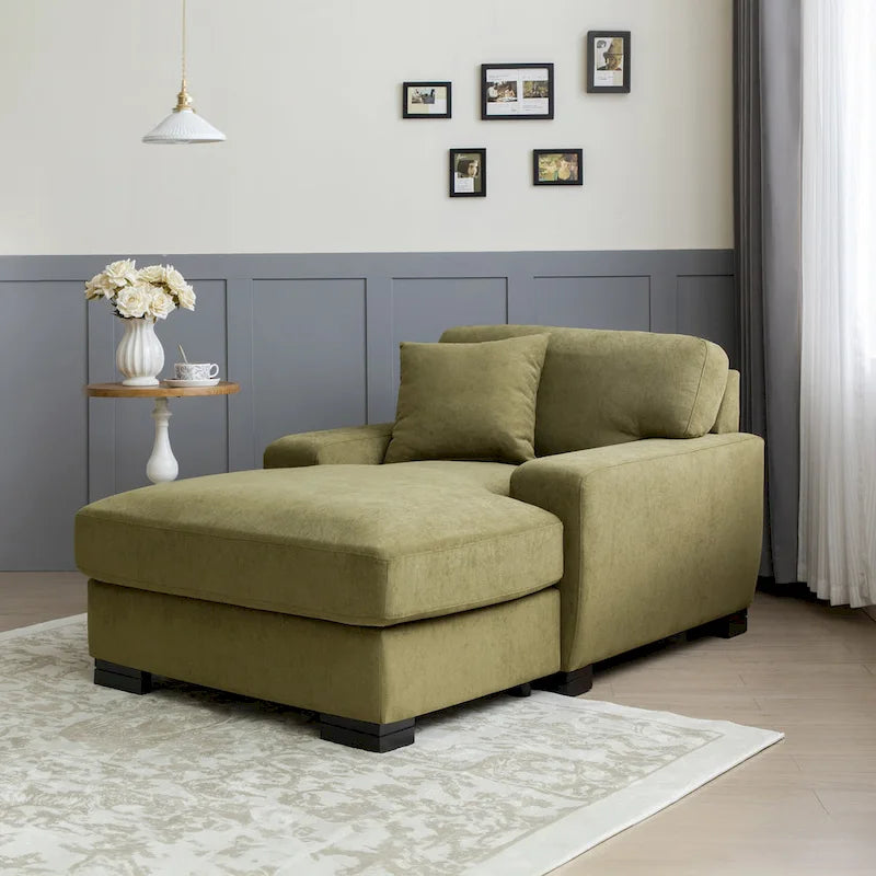 Chaise longue tapizada moderna con brazos acolchados y patas de madera