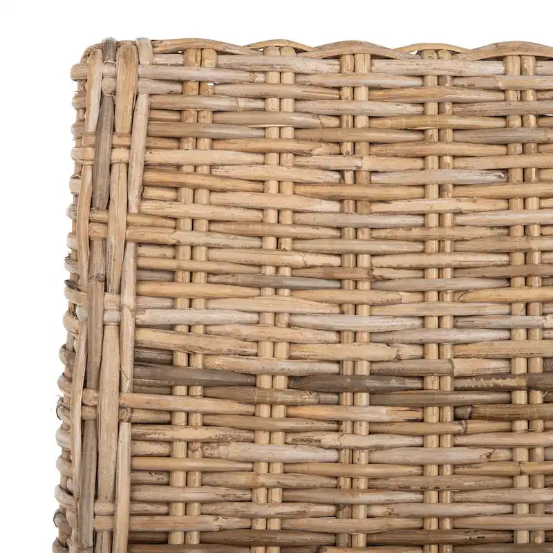 Silla de comedor costera de ratán tejido con respaldo alto contorneado