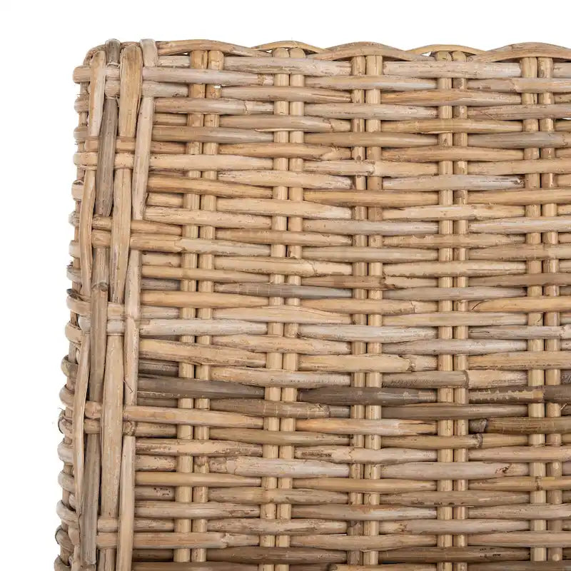 Silla de comedor costera de ratán tejido con respaldo alto contorneado