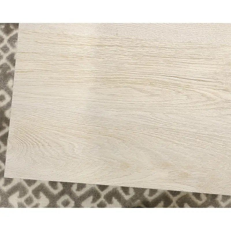 Escritorio ejecutivo color blanco hueso con acabado de veta de madera, cuatro cajones y estantes abiertos