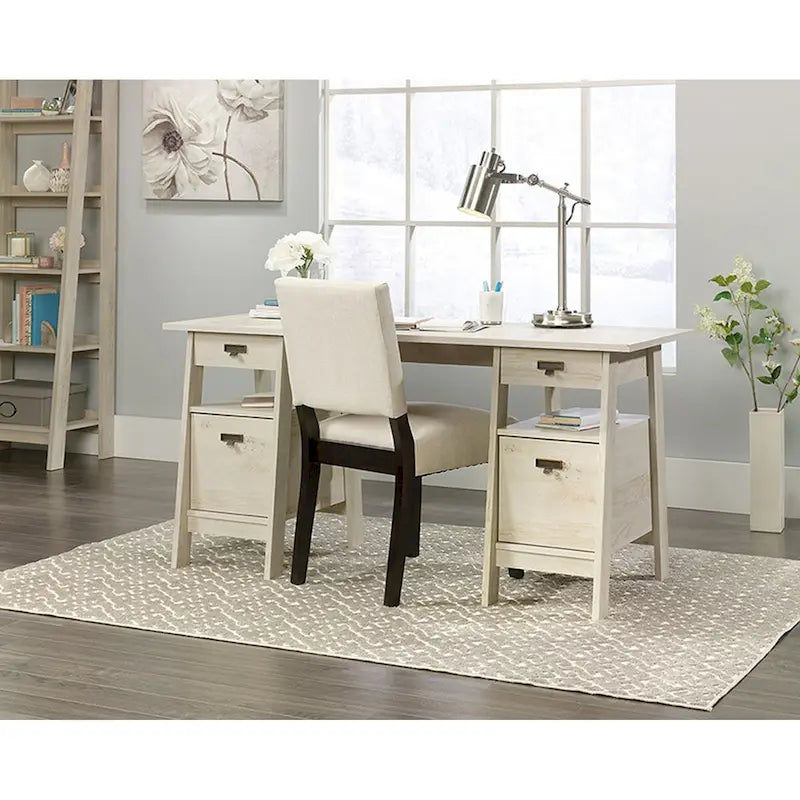 Escritorio ejecutivo color blanco hueso con acabado de veta de madera, cuatro cajones y estantes abiertos